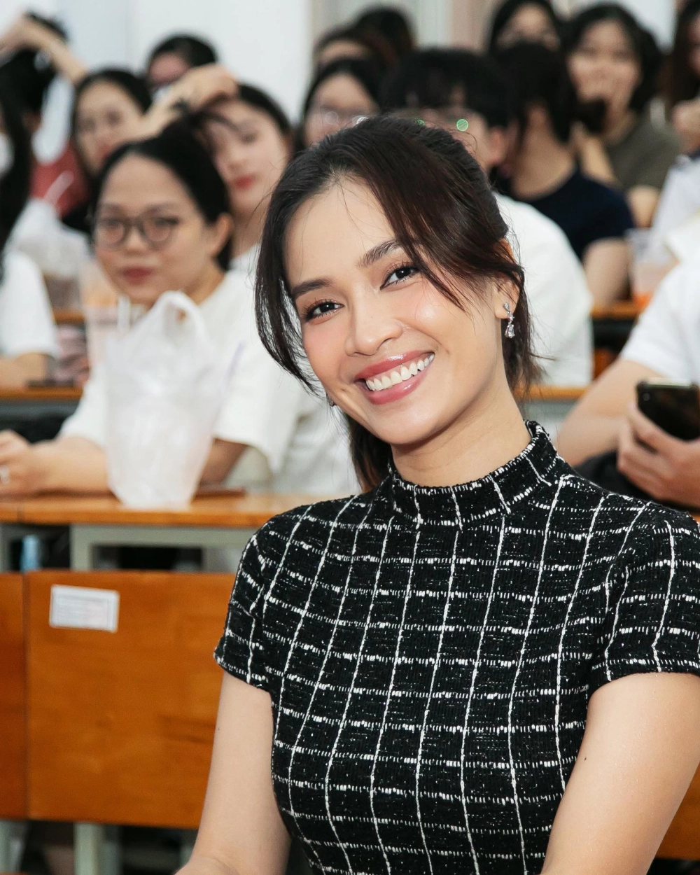 Khám phá angela phương trinh hiện tại và những dự án mới của cô ấy