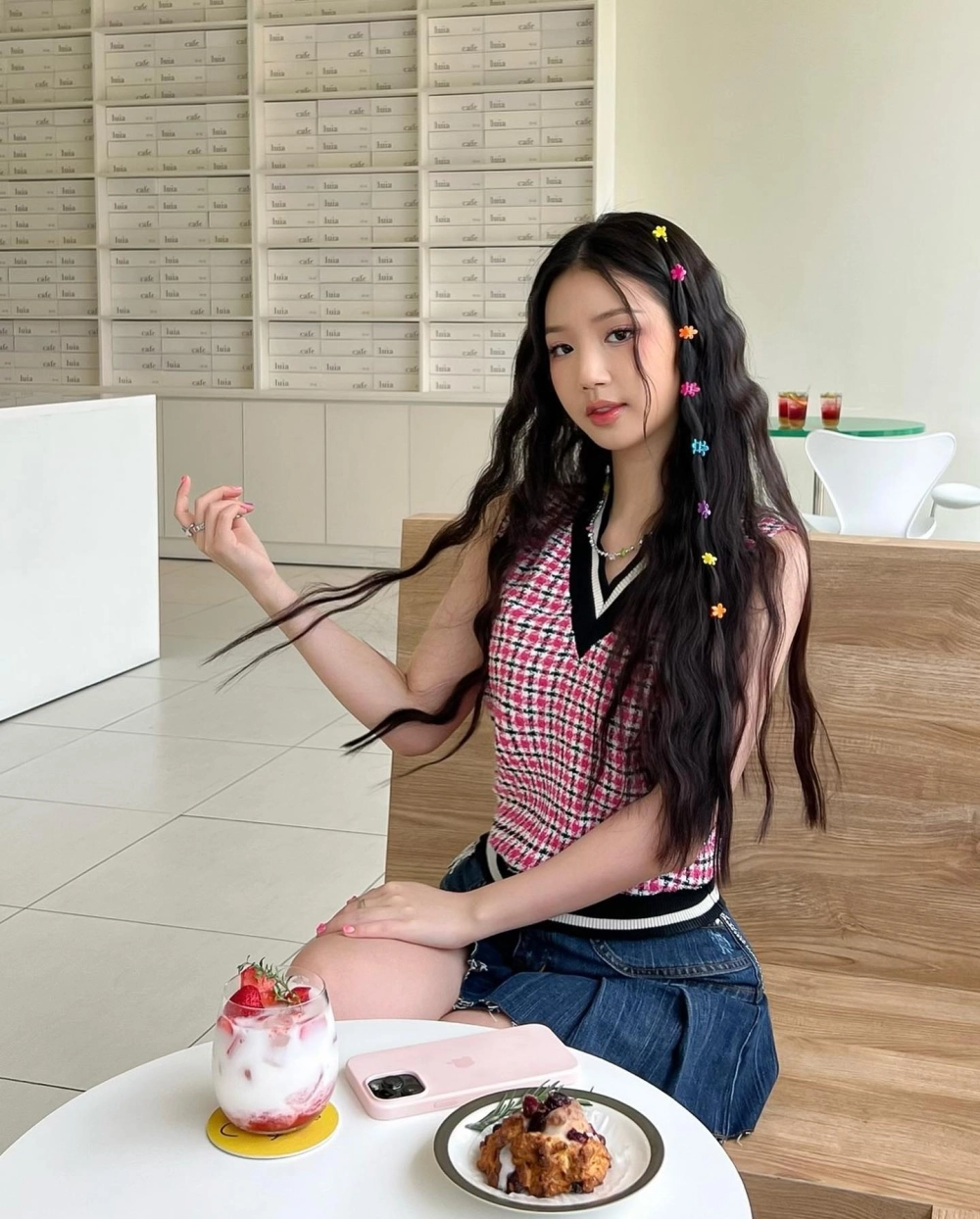 Những bức ảnh gây ấn tượng mạnh bởi vẻ đẹp tự nhiên của các cô gái lớp 9