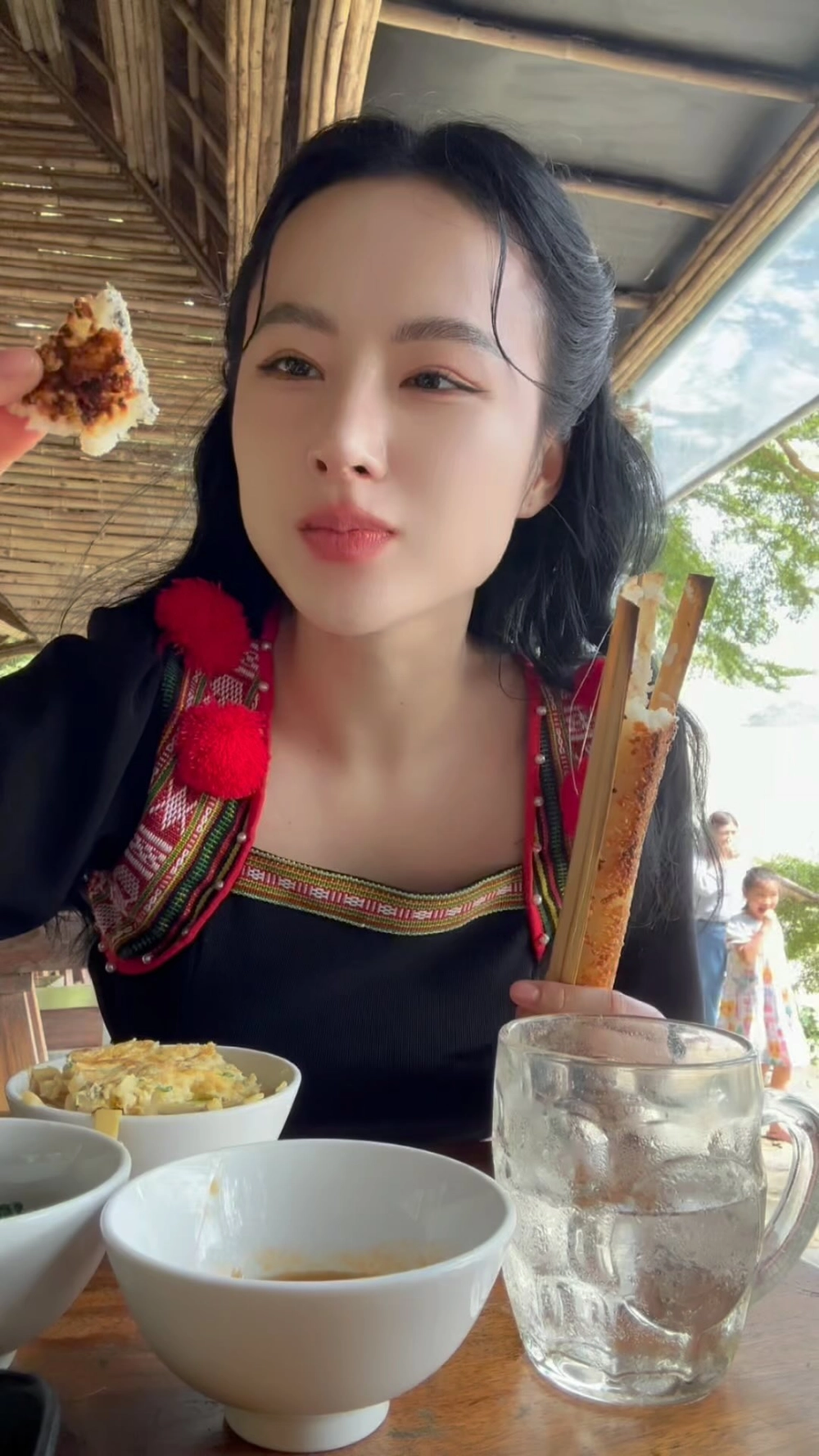 Angela Phương Trinh không chỉ nổi tiếng mà còn chăm chỉ tập luyện gym để giữ vóc dáng