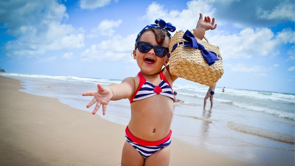 Ảnh mẹ và bé gái hoạt hình dễ thương truyền cảm hứng yêu thương