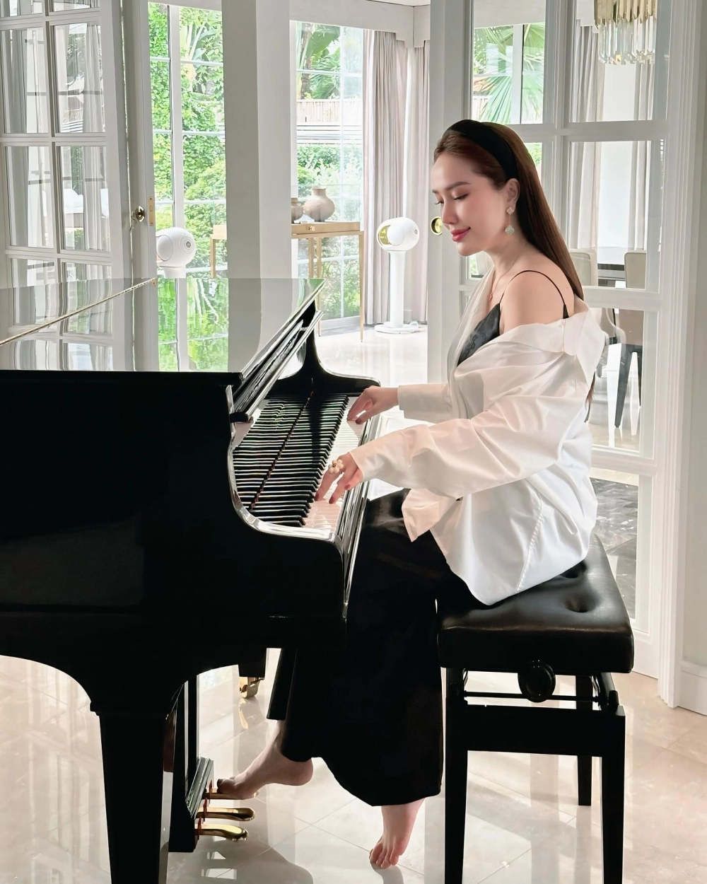 Hoa thiên điểu bảo thy Hoa thiên điểu bảo thy - Một hình ảnh đẹp trong sự nghiệp âm nhạc