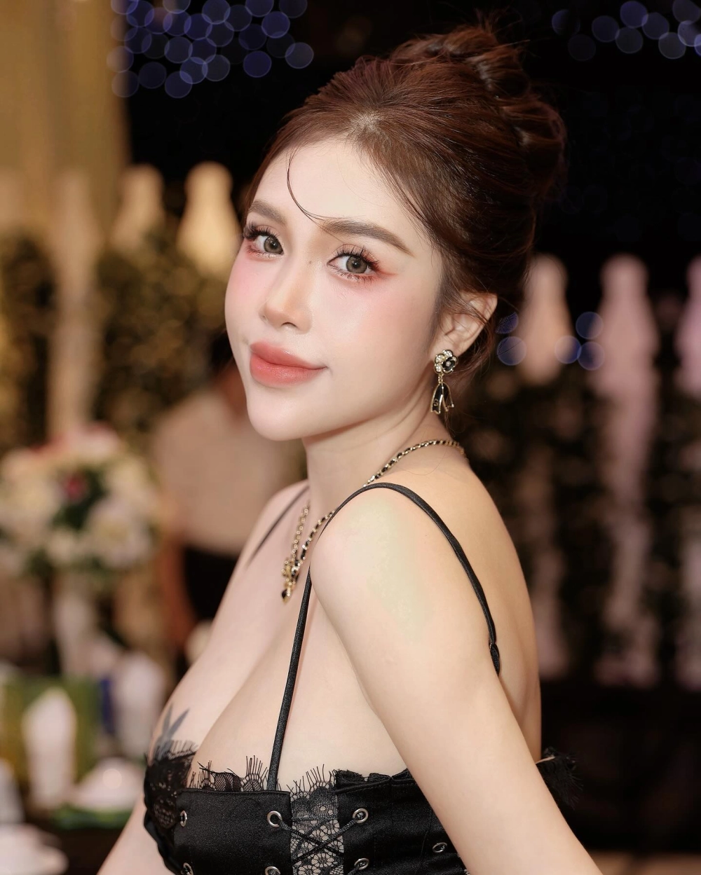 Chọn Avatar nữ cute cực xinh cho mọi mạng xã hội