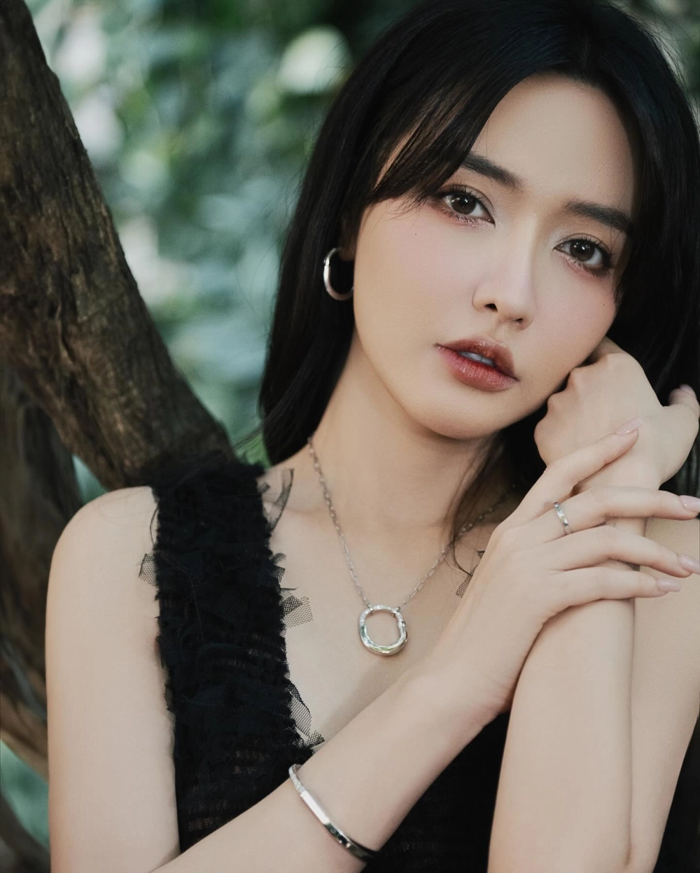 Tận hưởng những giai điệu đầy cảm xúc từ Bài hát Bùa yêu