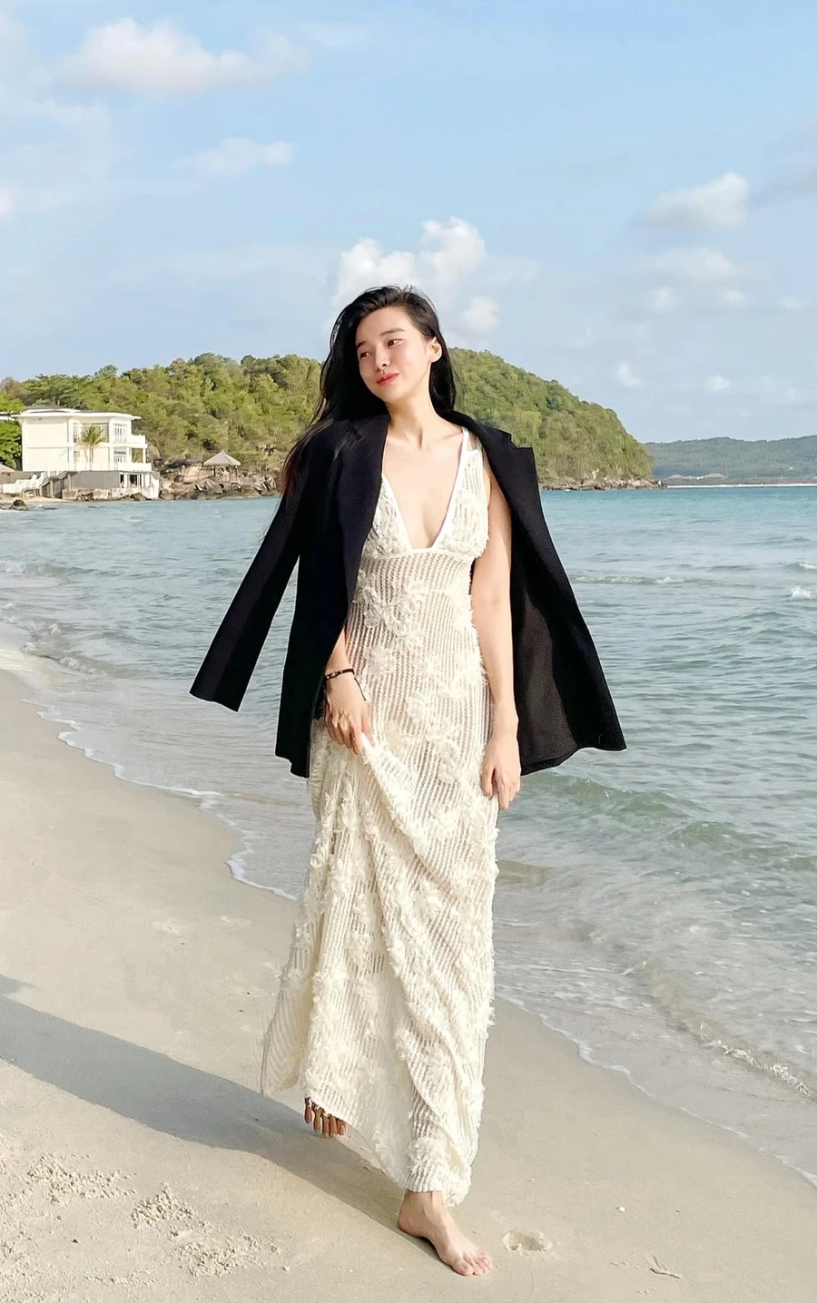 Gợi cảm như Cao Thái Hà trên thảm đỏ sự kiện