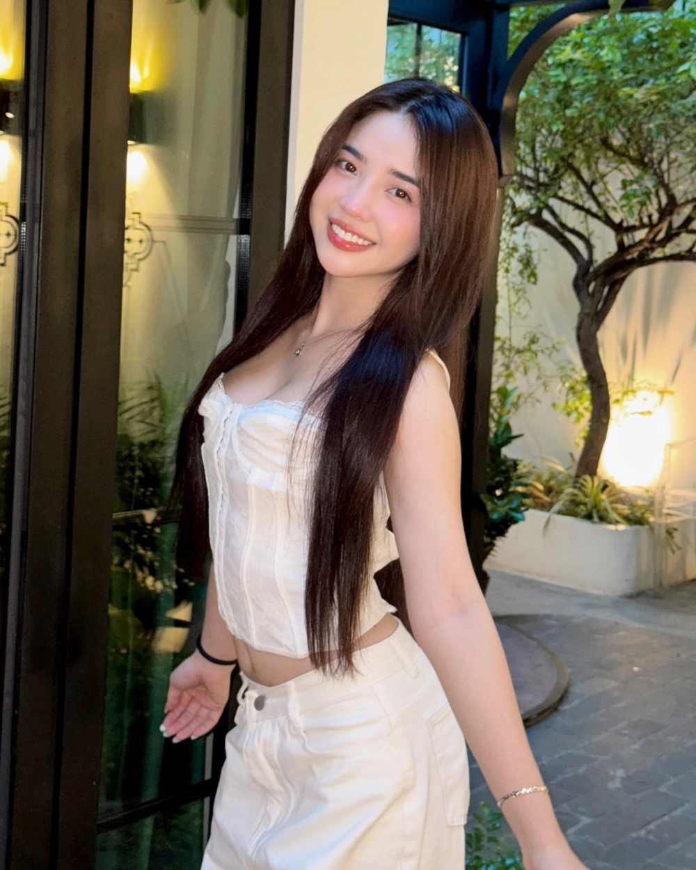 Các kiểu tóc xoăn dài cho nàng yêu thích vẻ đẹp cổ điển