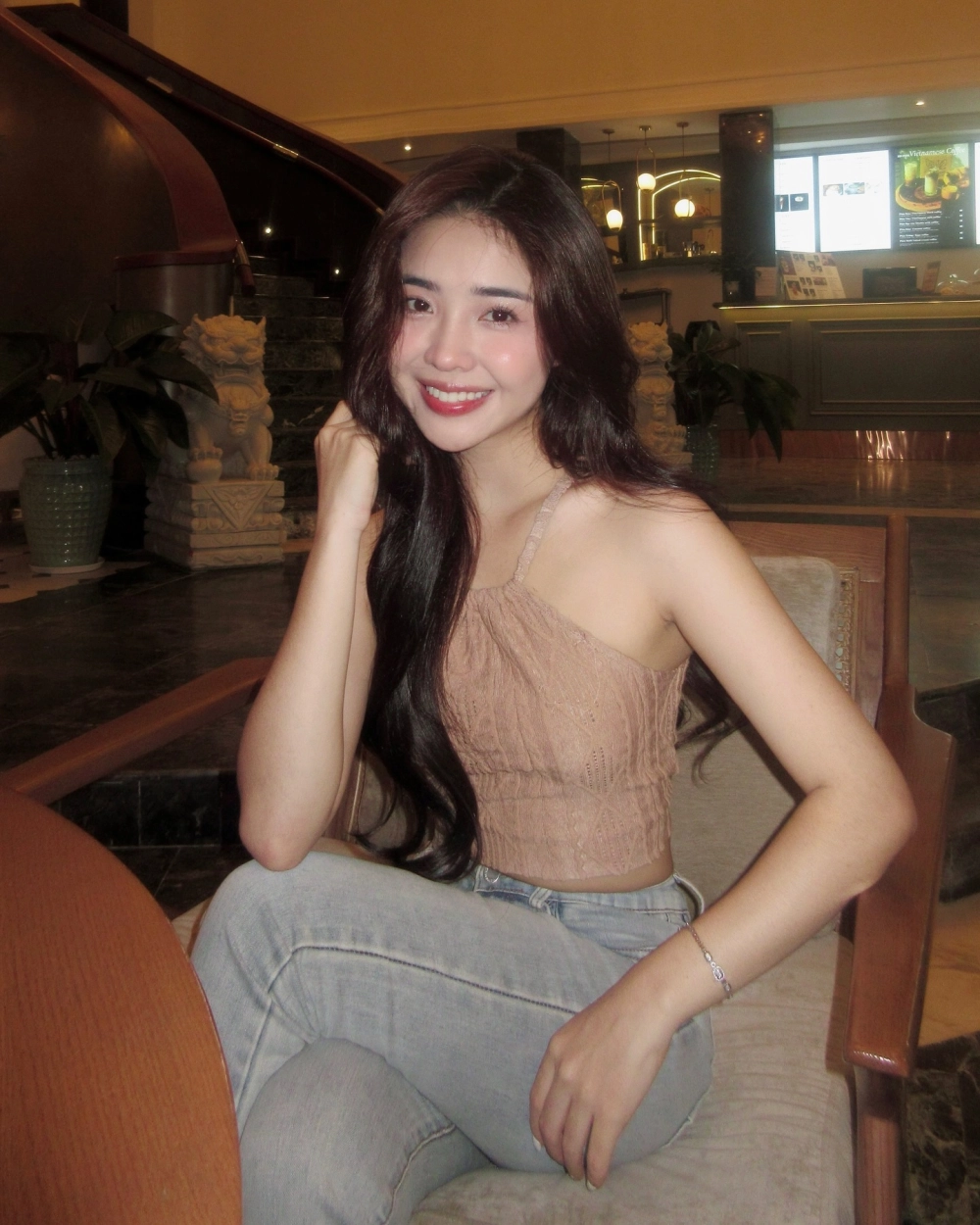Anh gái đẹp cute làm tan chảy mọi ánh nhìn