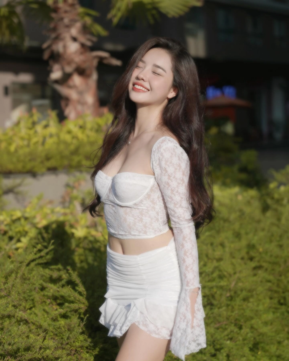 Gái xinh tiktok mặc bikini gây sốt mạng xã hội