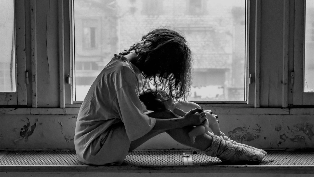 Hình ảnh đêm khuya và nỗi buồn là khoảnh khắc yên tĩnh nhất để trái tim đau