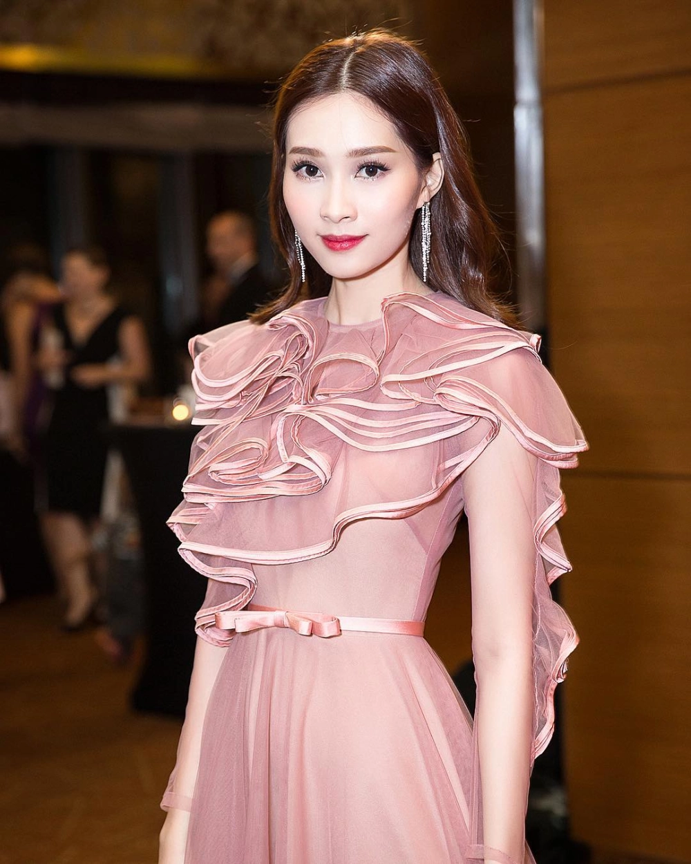 Đặng Thu Thảo là một trong những cặp đôi được yêu thích nhất của showbiz Việt