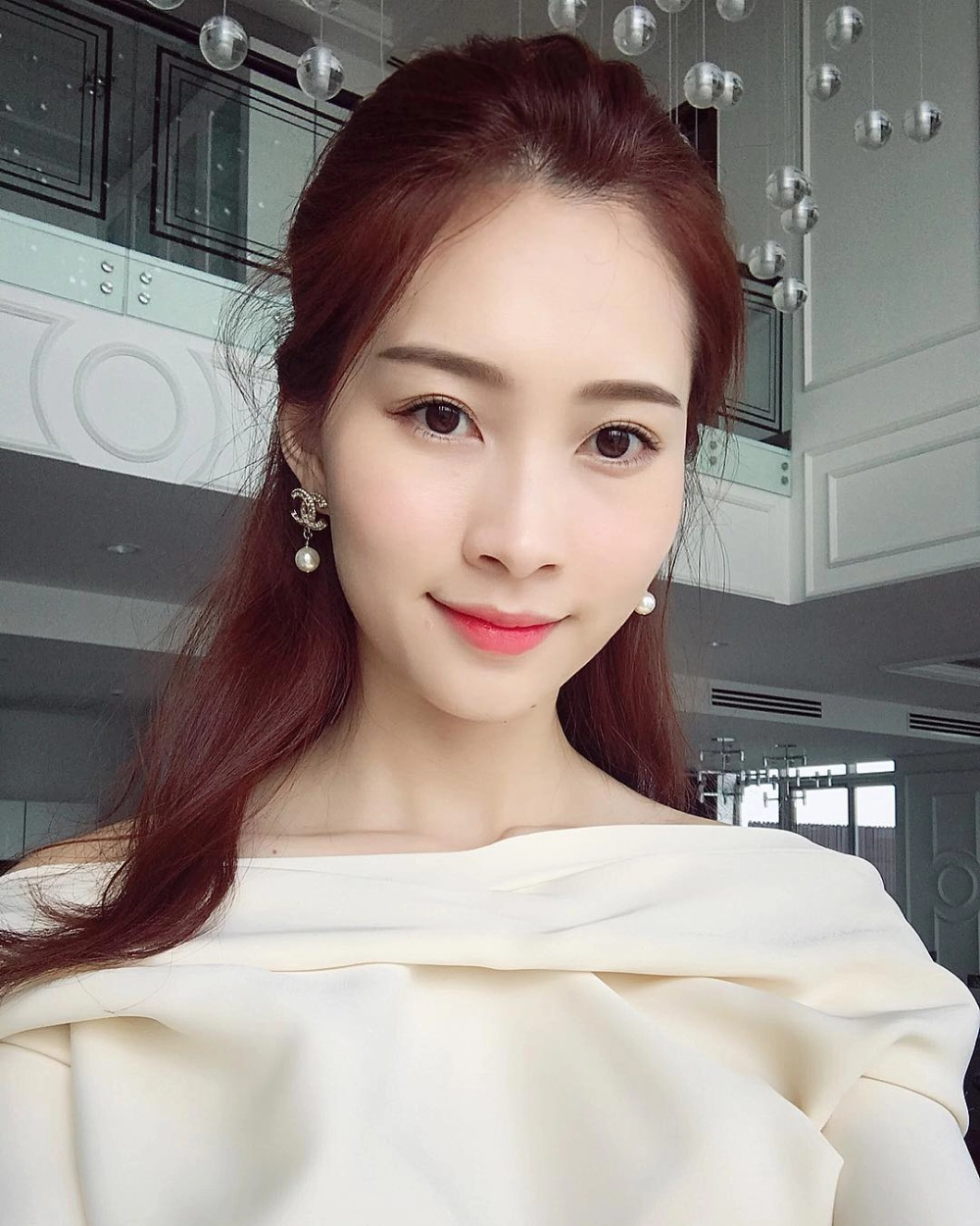 Cặp đôi Đặng Thu Thảo Trung Tín luôn gây ấn tượng mạnh với tình yêu bền chặt và viên mãn