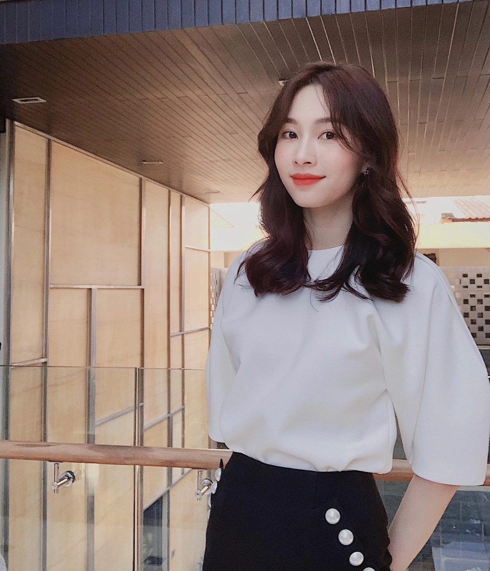 Hoa Hậu Đặng Thu Thảo Sinh Con Thứ 3 chia sẻ khoảnh khắc gia đình ấm áp, viên mãn