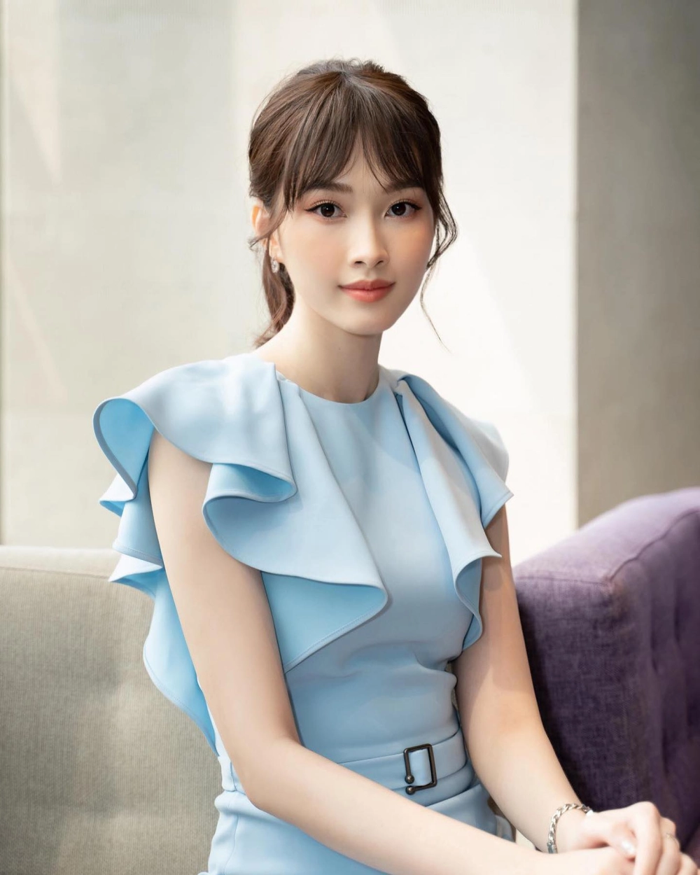Đặng Thu Thảo Hoa Hậu Việt Nam là hình mẫu lý tưởng cho các bạn trẻ yêu thích vẻ đẹp thuần khiết