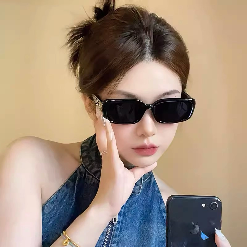 Loạt hình ảnh gái xinh đeo mắt kính cực dịu dàng và xinh đẹp