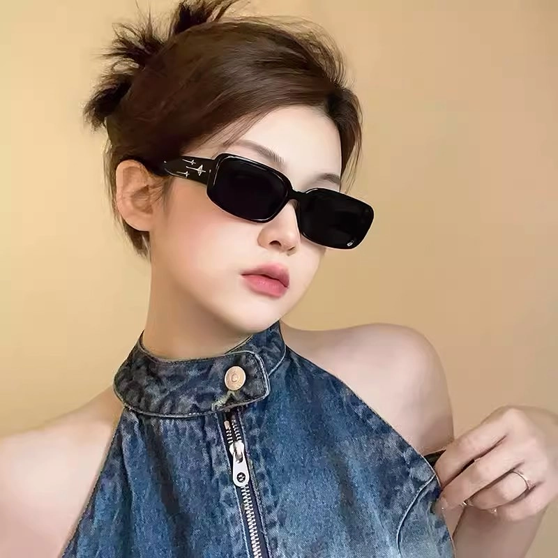 Gây ấn tượng với hình ảnh gái xinh đeo mắt kính tóc ngắn