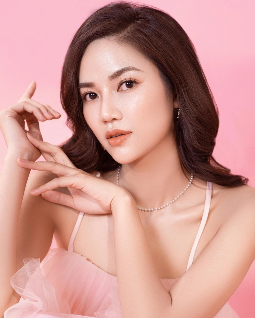 Gái xinh tóc dài layer dễ thương là lựa chọn hoàn hảo cho mùa hè