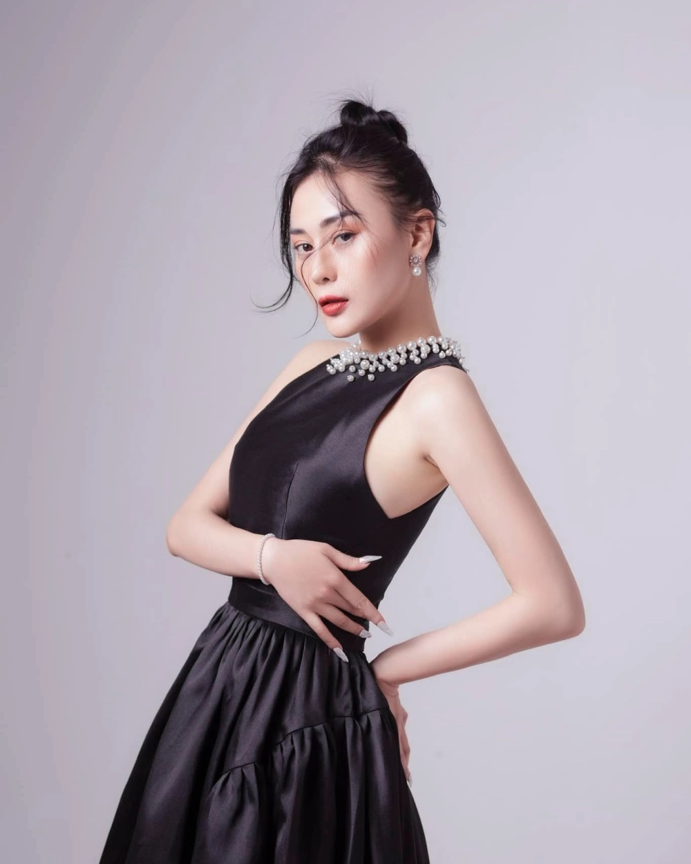Tiểu sử diễn viên Phương Oanh đầy biến động và nhiều nỗ lực