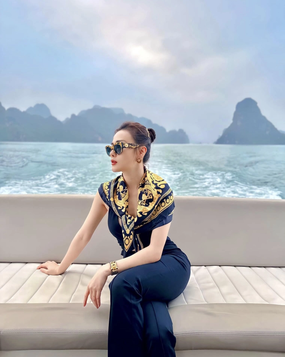 Phương Oanh mang bầu lần đầu lộ diện khiến fan xôn xao