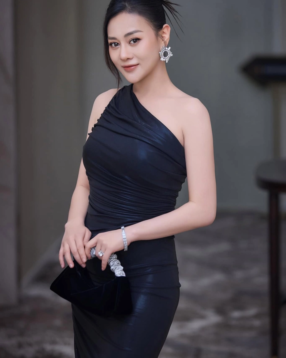 Ca sĩ Phương Oanh khoe giọng hát đầy cảm xúc khiến fan ngỡ ngàng