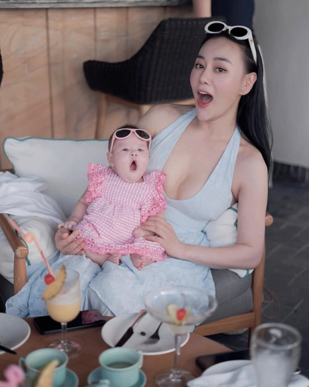 Phương Oanh Mạnh Trường tạo cơn sốt với cặp đôi màn ảnh ăn ý