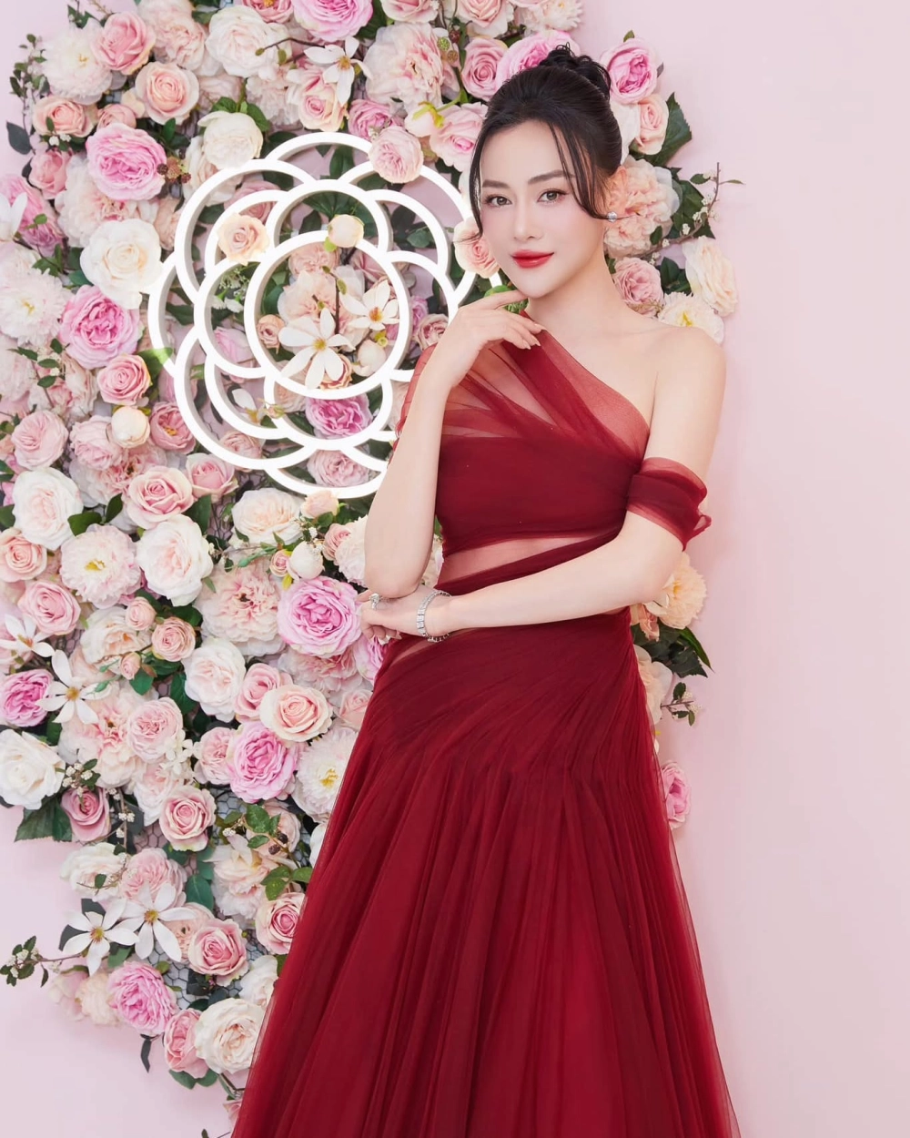 Phương Oanh ngày xưa giản dị và mộc mạc trong loạt ảnh hiếm