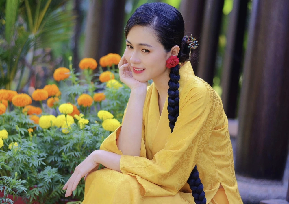 Cùng nhìn lại những hình ảnh và kỷ niệm của diễn viên thùy trang thời trẻ