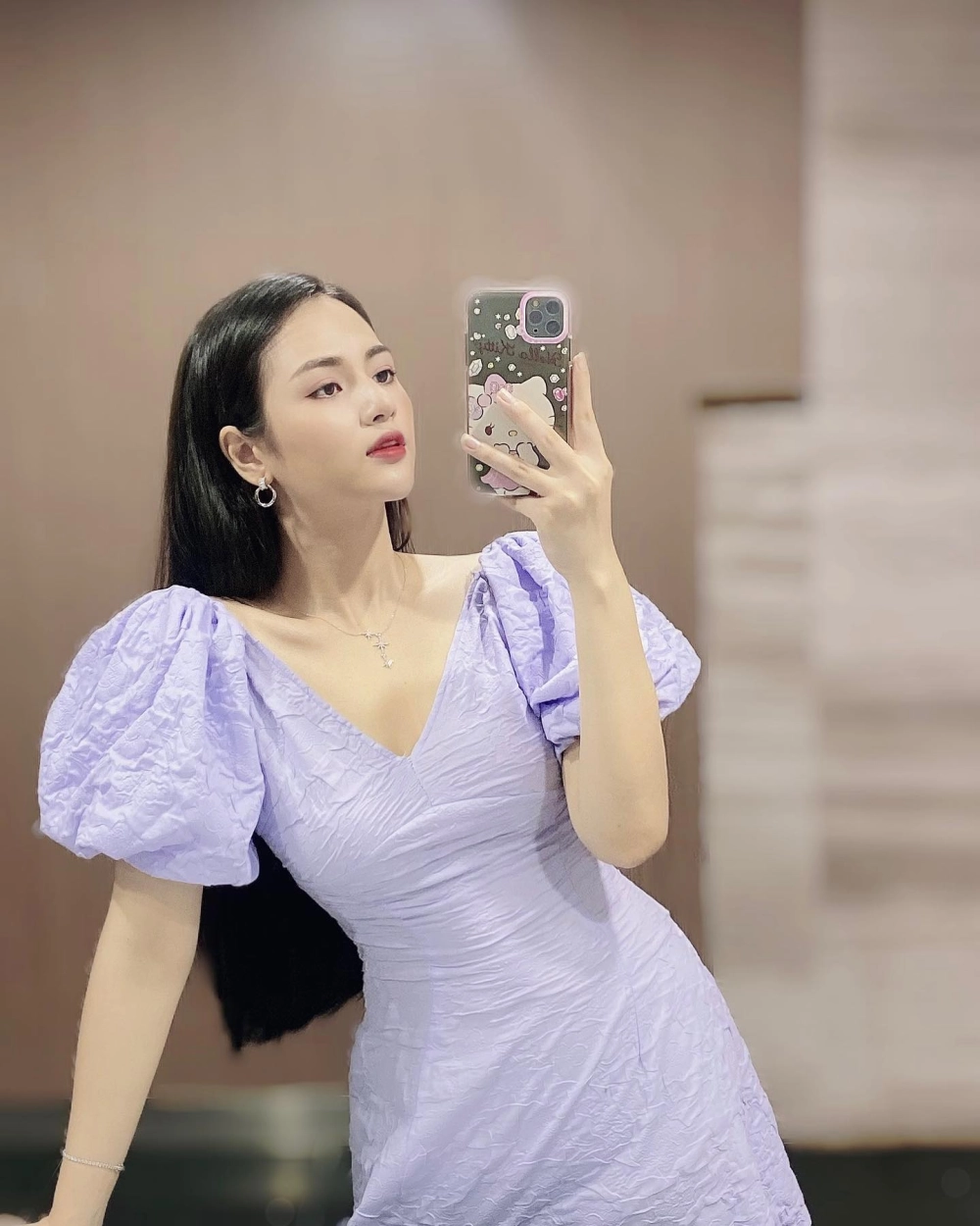 Cùng chiêm ngưỡng những hình ảnh diễn viên Việt Hoa mới nhất và đẹp nhất