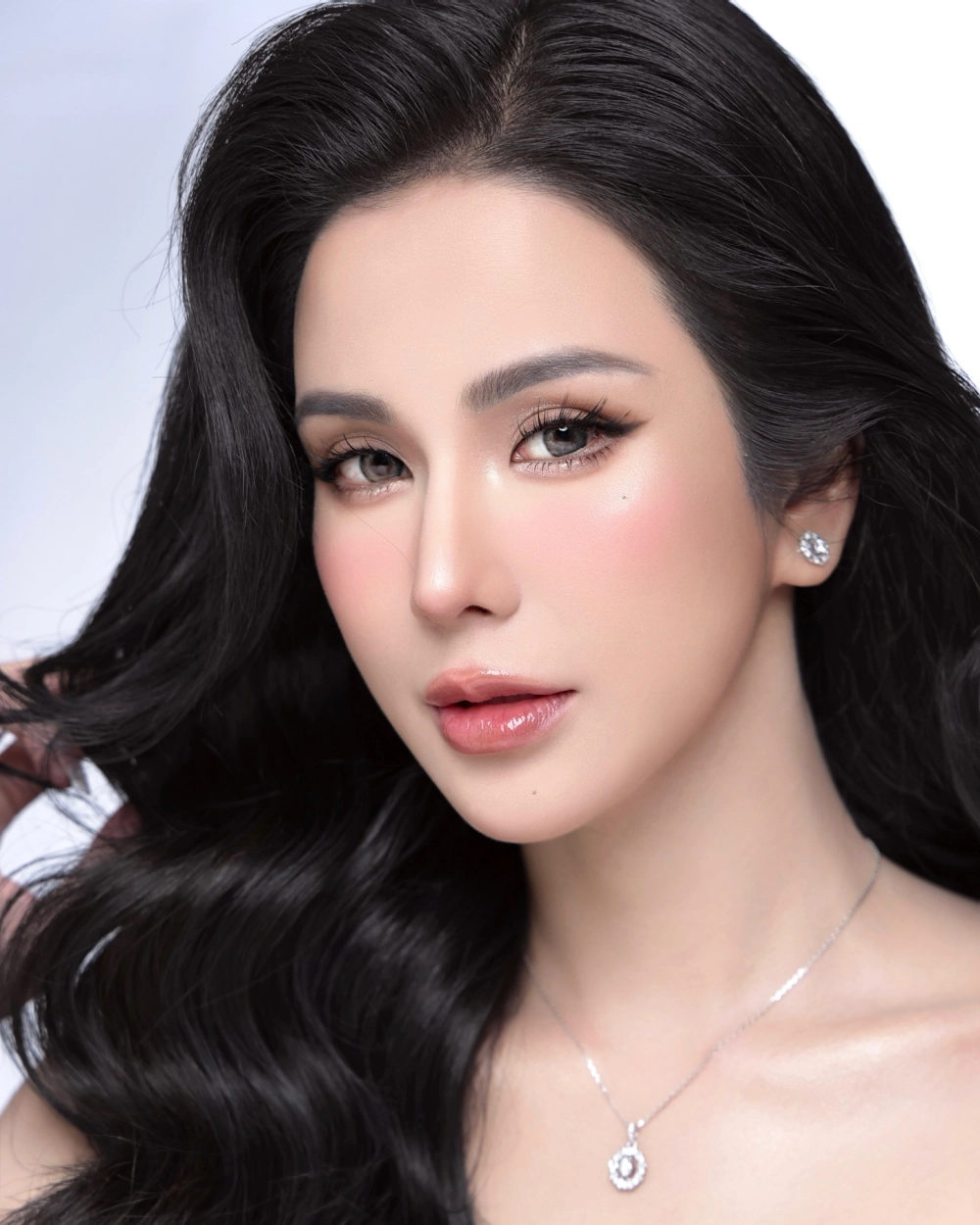 Đón xem những khoảnh khắc cực hot trên Livestream Diệp Lâm Anh