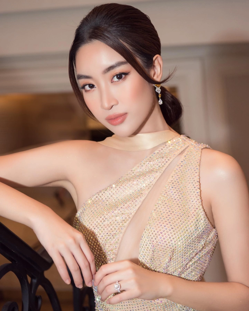 Tỏa sáng mỗi ngày cùng Bộ sưu tập ảnh gái đẹp cho điện thoại dễ thương