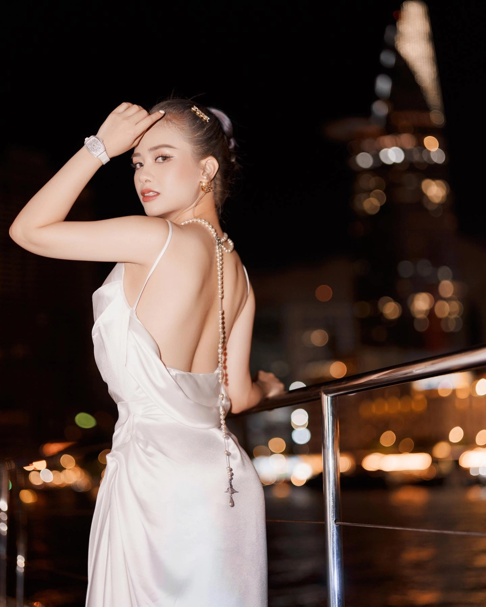 Tiểu Sử Chi Tiết Và Sự Nghiệp Dương Hoàng Yến