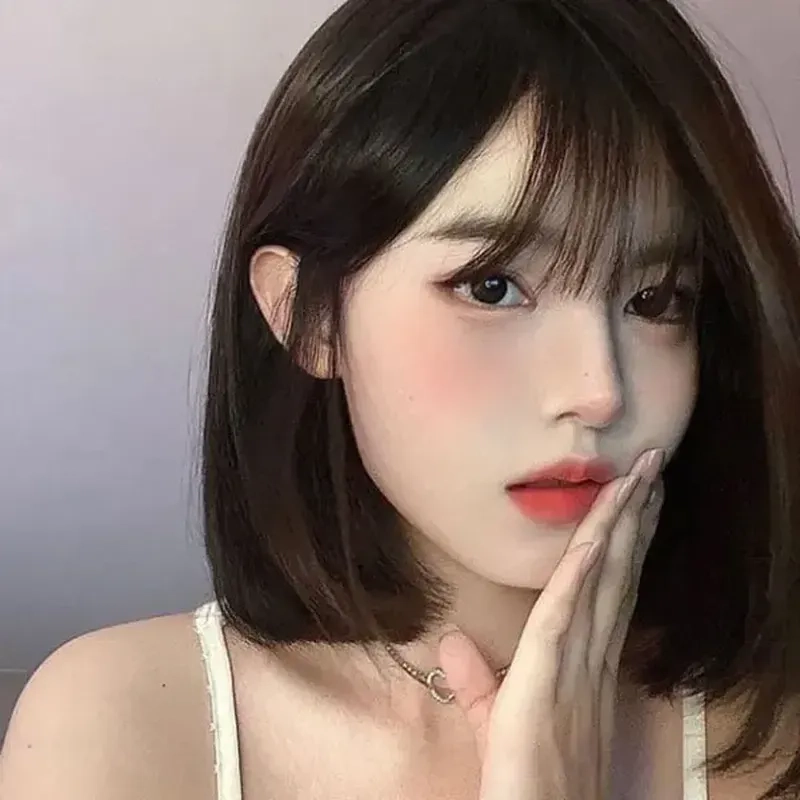 Tóc ngắn uốn Hàn Quốc mang lại vẻ ngoài dịu dàng, nữ tính cho các cô gái yêu thích sự mềm mại