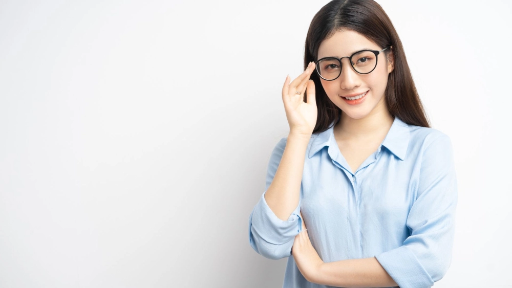 Tuyển tập hình con gái đeo mắt kính đầy thu hút