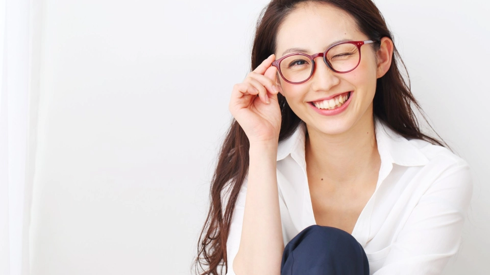 Nét đẹp tự nhiên từ hình gái xinh đeo mắt kính