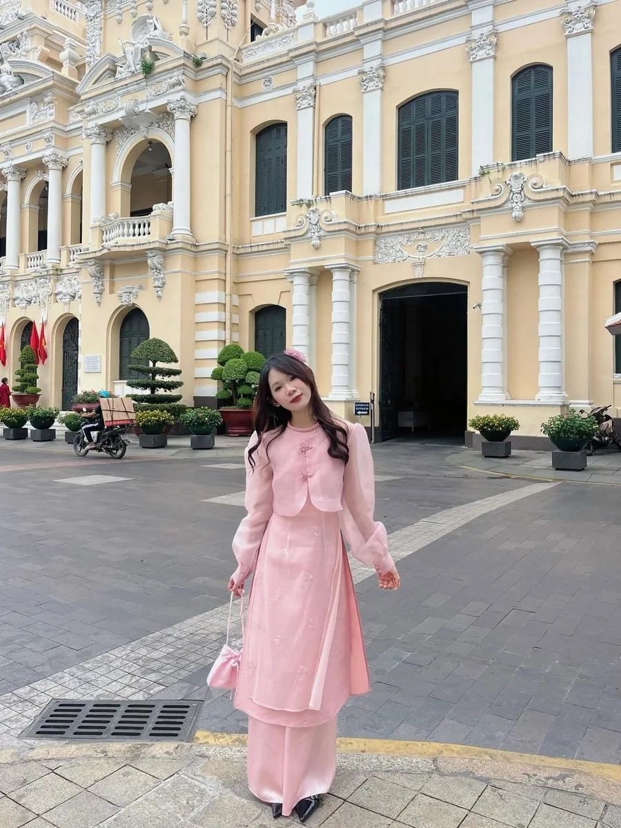 Áo dài trắng tay phồng phối ren công chúa, tôn dáng chuẩn tiểu thư