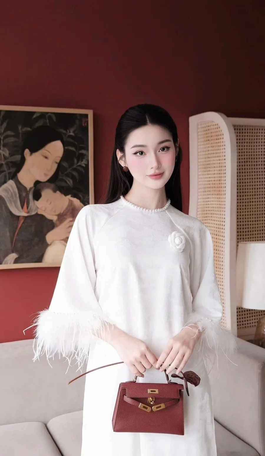 Gái xinh mặc váy trắng không bao giờ lỗi mốt – dù ở studio, đường phố hay bãi biển