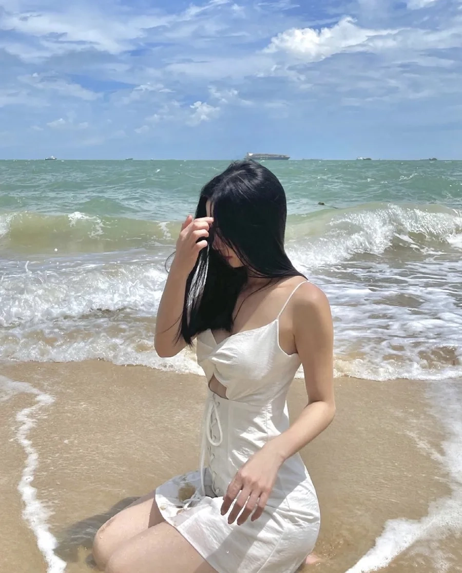 Khám phá hình gái xinh che mặt cực chill và nghệ thuật