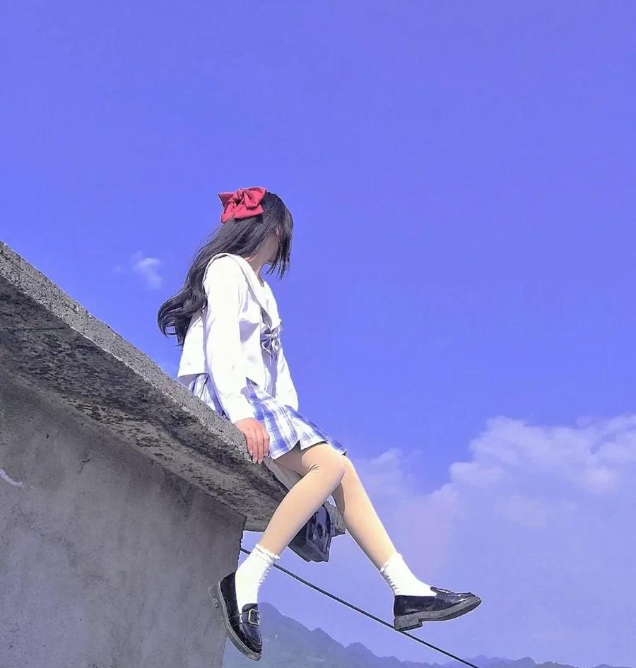 Hình ảnh con gái cute che mặt ngọt ngào, đáng yêu hết mức