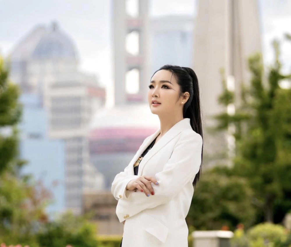 Phong cách thanh lịch và duyên dáng của hoa hậu giáng my