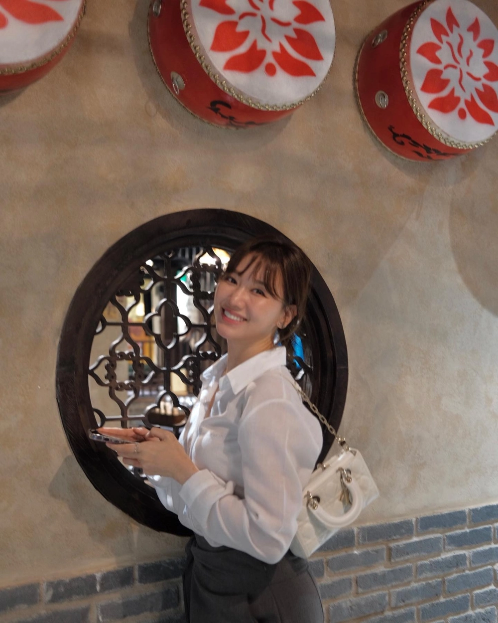 Lắng nghe ca khúc Anh Cứ Đi Đi đầy cảm xúc của Hari Won