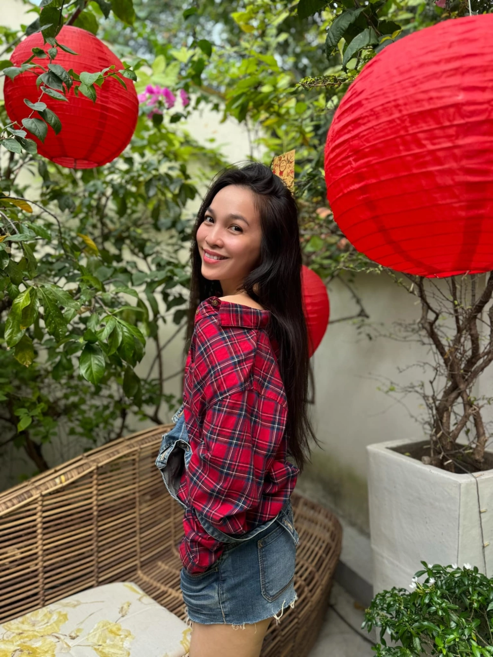 Cảm nhận âm nhạc dân gian qua sứ thanh hoa hiền thục