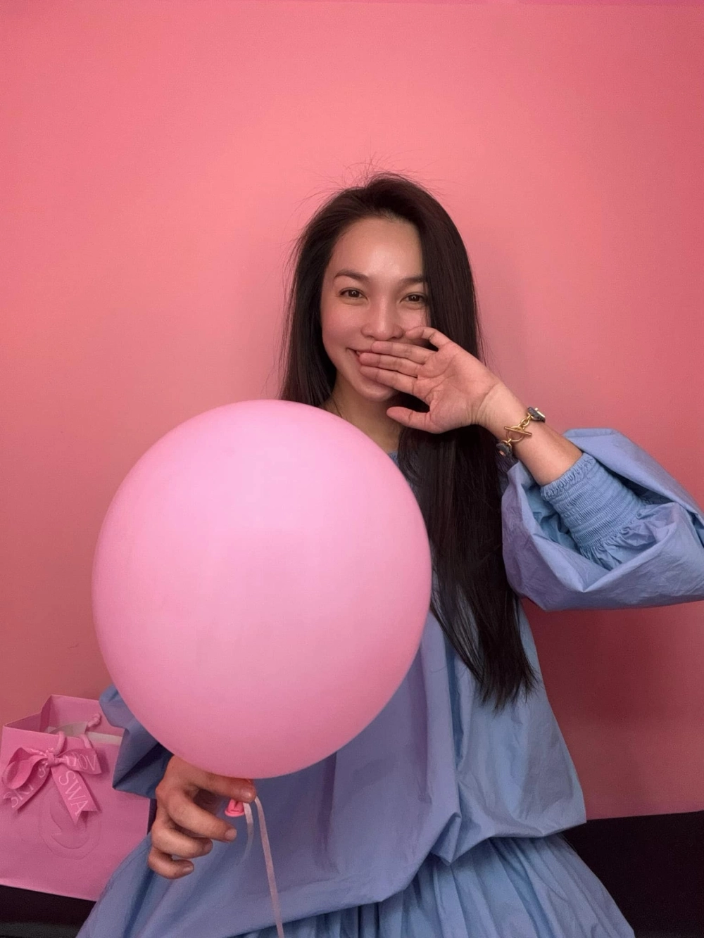 Lên dây cót tinh thần với karaoke con nợ mẹ hiền thục đầy cảm xúc