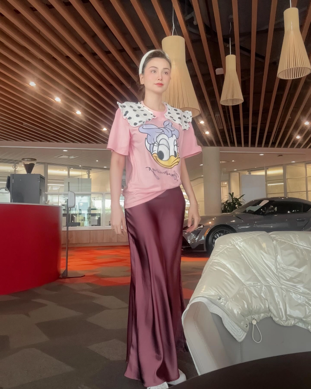 Sự duyên dáng và thần thái của người mẫu diễm hương khi sải bước trên sàn catwalk