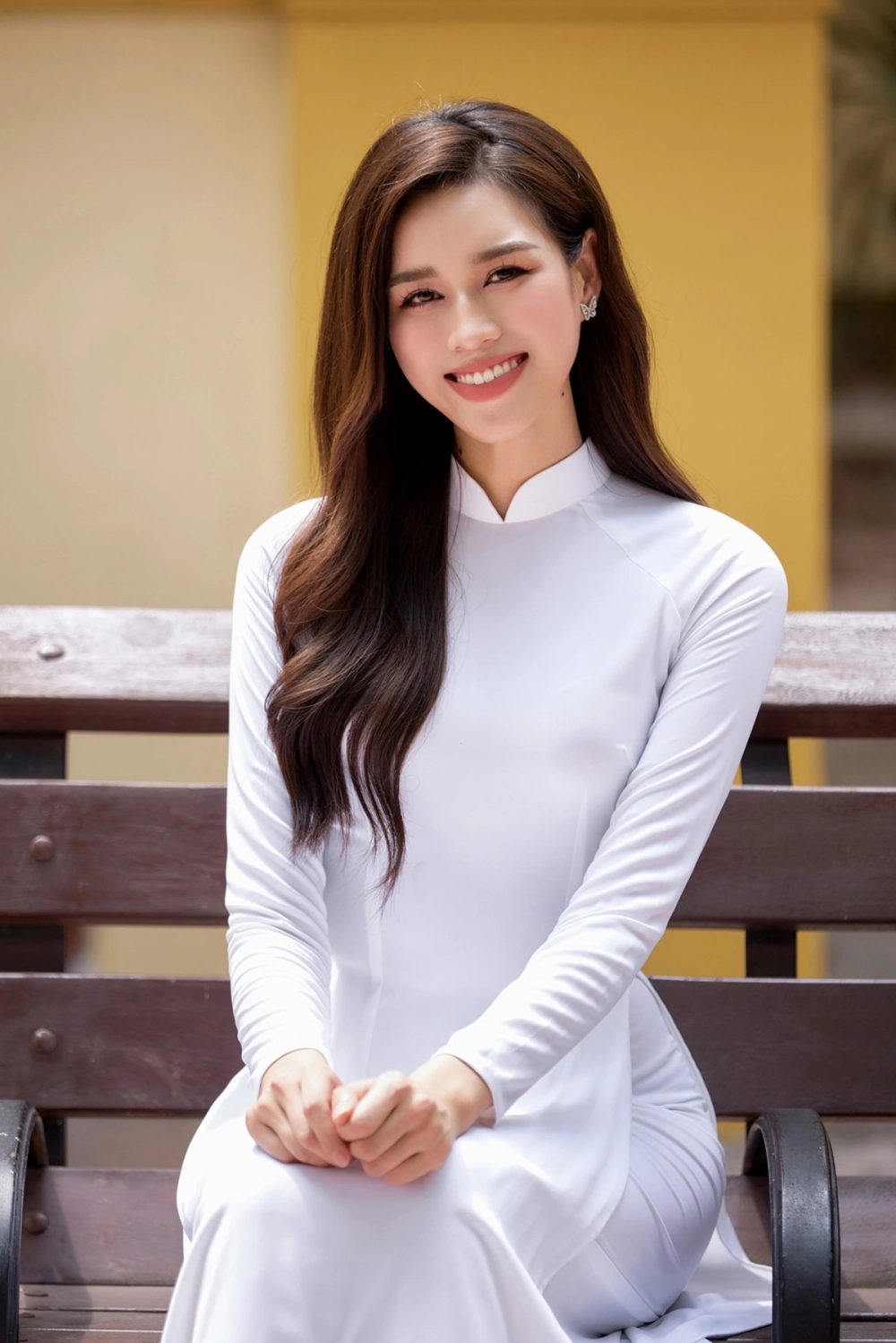 Ảnh gái xinh mặc áo dài chuẩn gu thanh xuân vườn trường dịu nhẹ