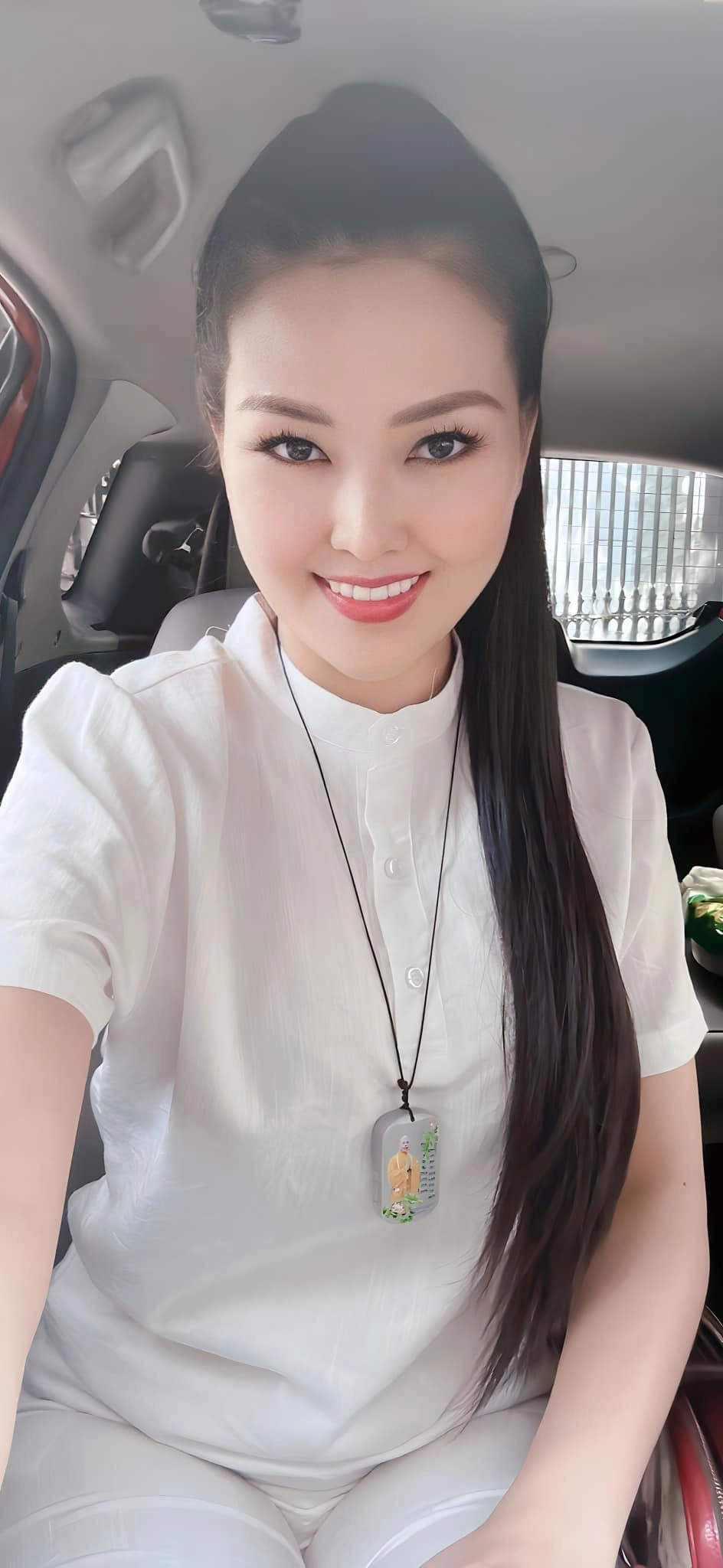 Hoa hậu kim thoa năm nay bao nhiêu tuổi mà vẫn xinh đẹp rạng ngời
