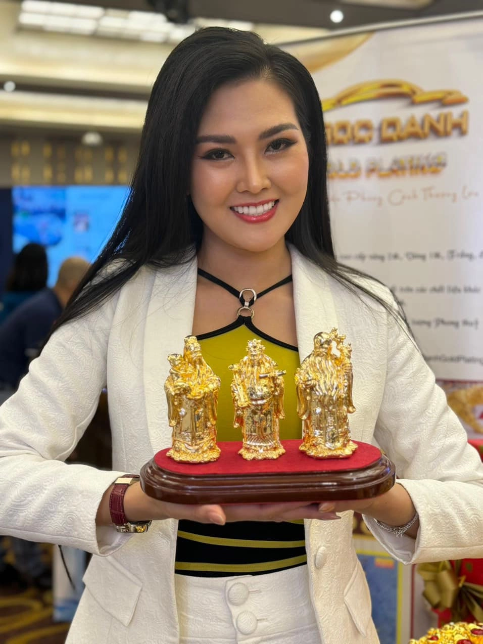Nghe hoa hậu kim thoa hát như được ru hồn vào những giai điệu xưa