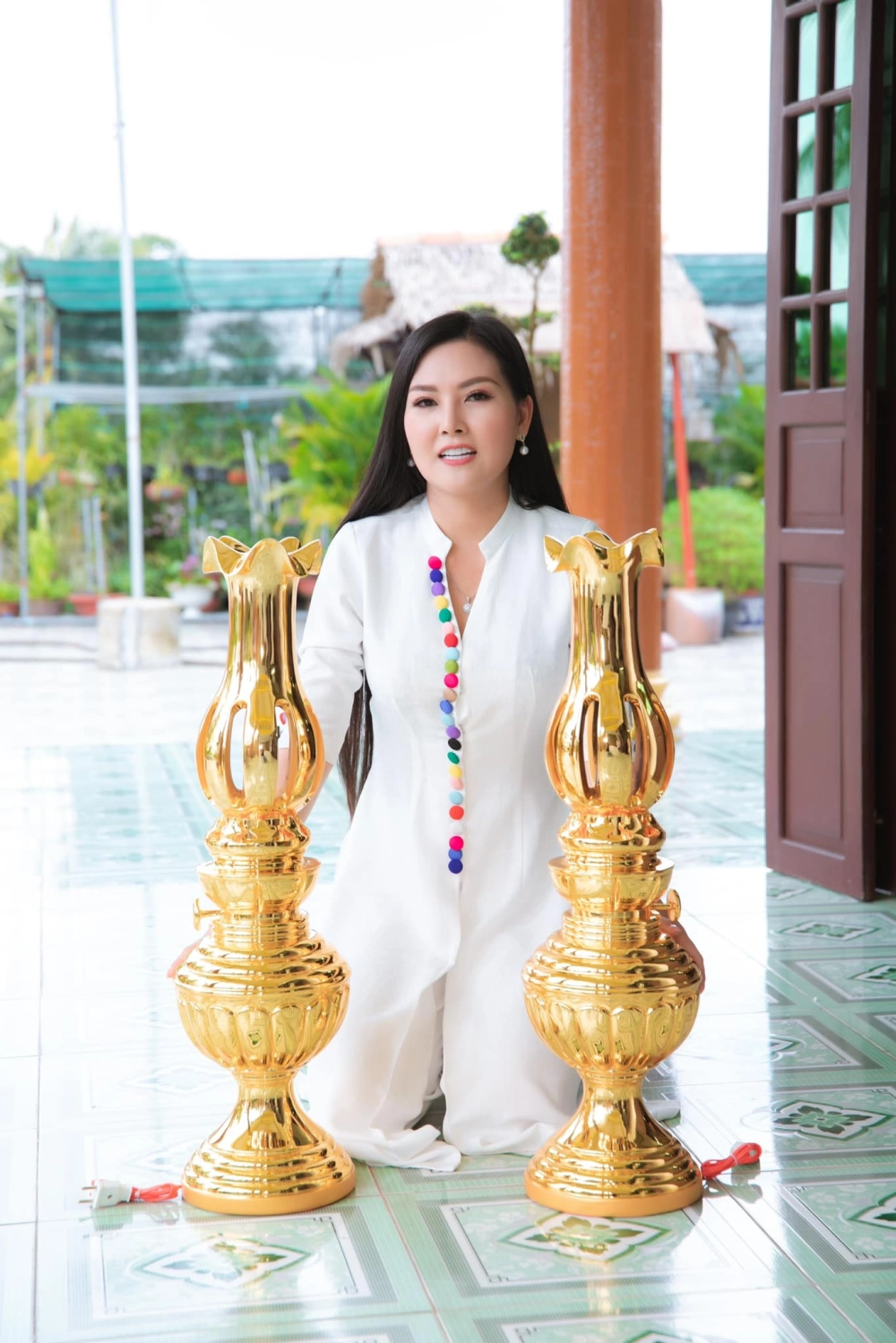 Ca sĩ hoa hậu kim thoa bao nhiêu tuổi vẫn tỏa sáng rạng rỡ