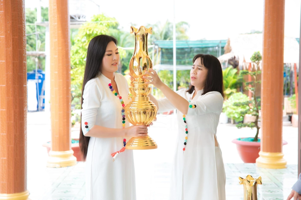 Bài hát hoa hậu kim thoa mang đậm dấu ấn bolero sâu lắng