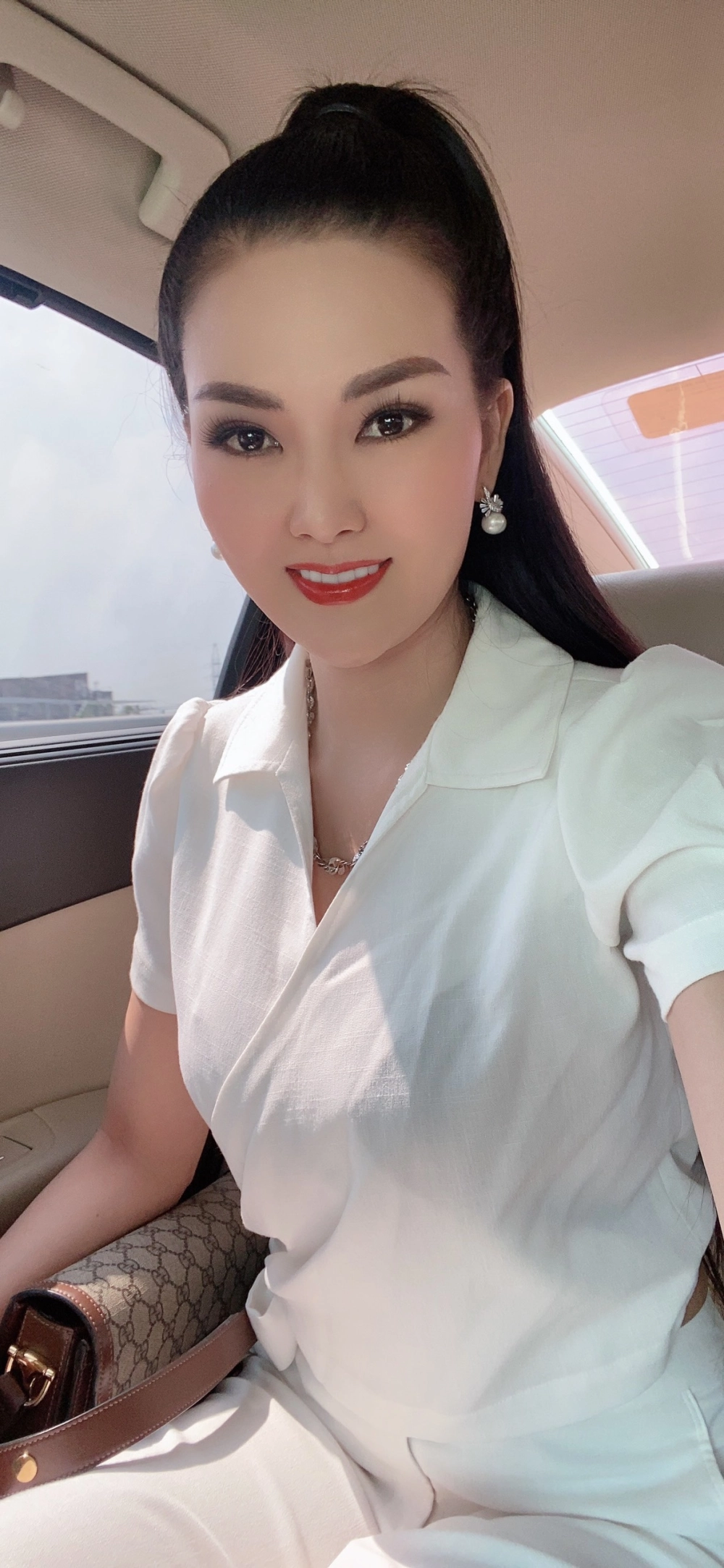 Ca nhạc hoa hậu kim thoa mang âm hưởng bolero ngọt ngào