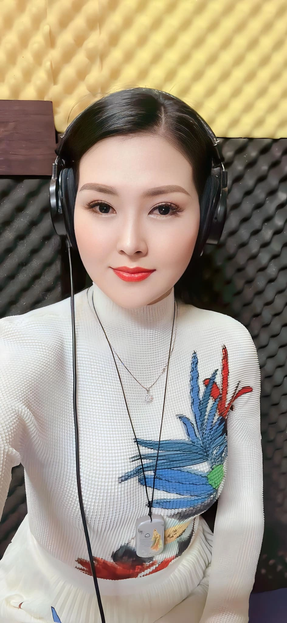 Cát bụi cuộc đời hoa hậu kim thoa xúc động đến từng ca từ