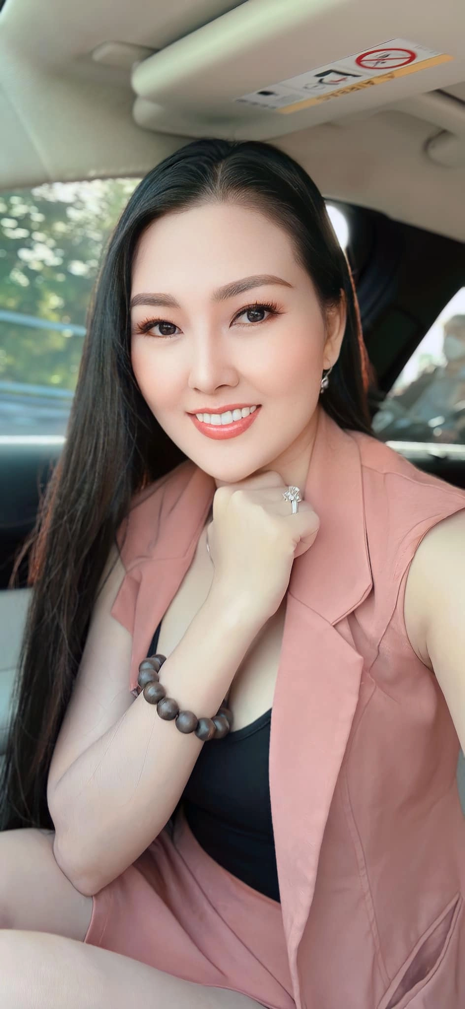 Hoa hậu kim thoa mặc áo tắm khoe vóc dáng gợi cảm cuốn hút