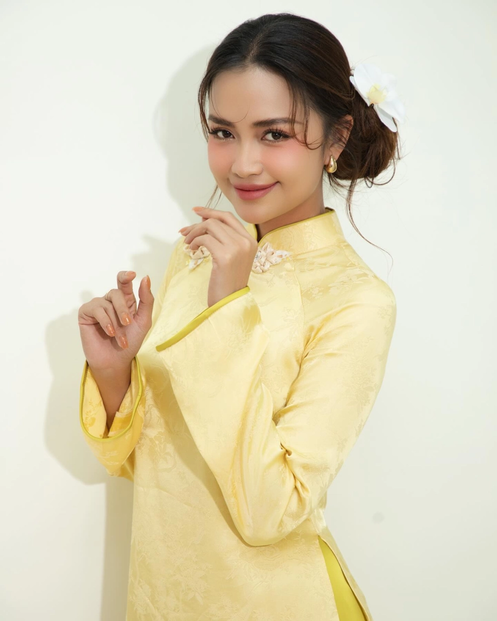 Hoa hậu Ngọc Châu sinh năm bao nhiêu? Cùng tìm hiểu về tuổi đời của cô